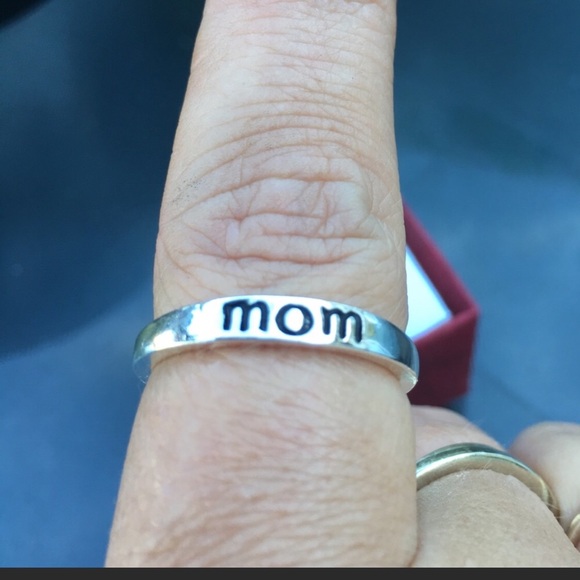 Jewelry - Mom ring